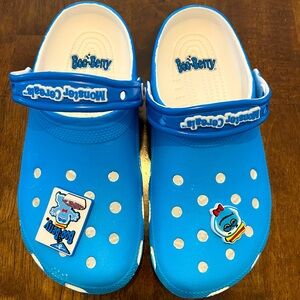 Crocs- Boo Berry